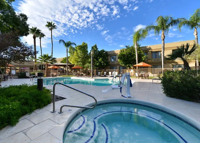 Wyndham Airport & Conference Center 3* Tucson