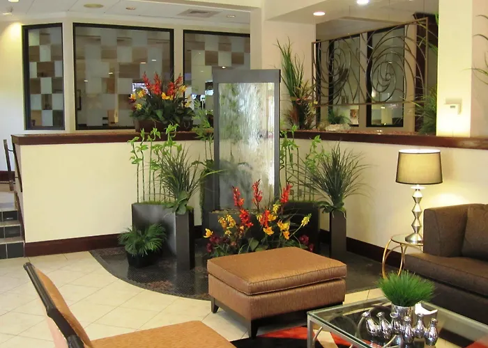 Wyndham Airport & Conference Center