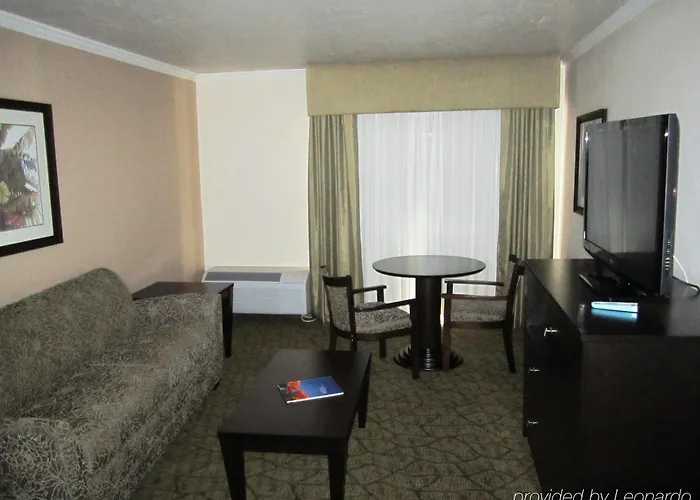 Wyndham Airport & Conference Center