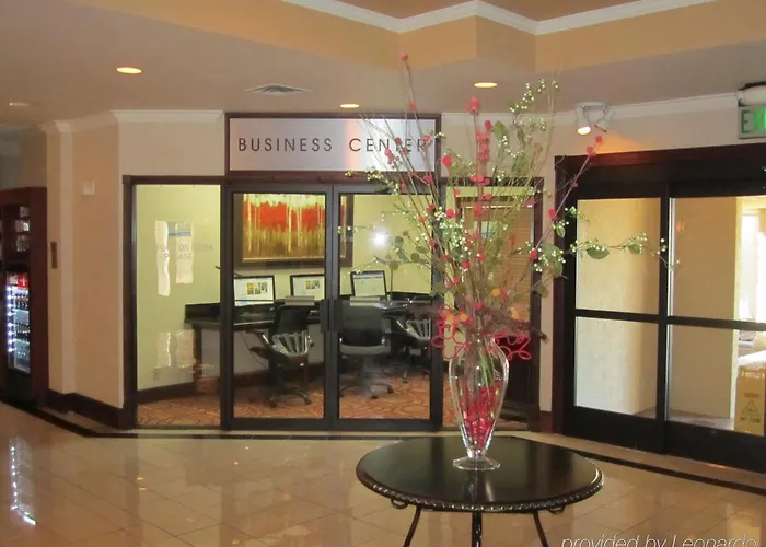 Hotel Wyndham Airport & Conference Center